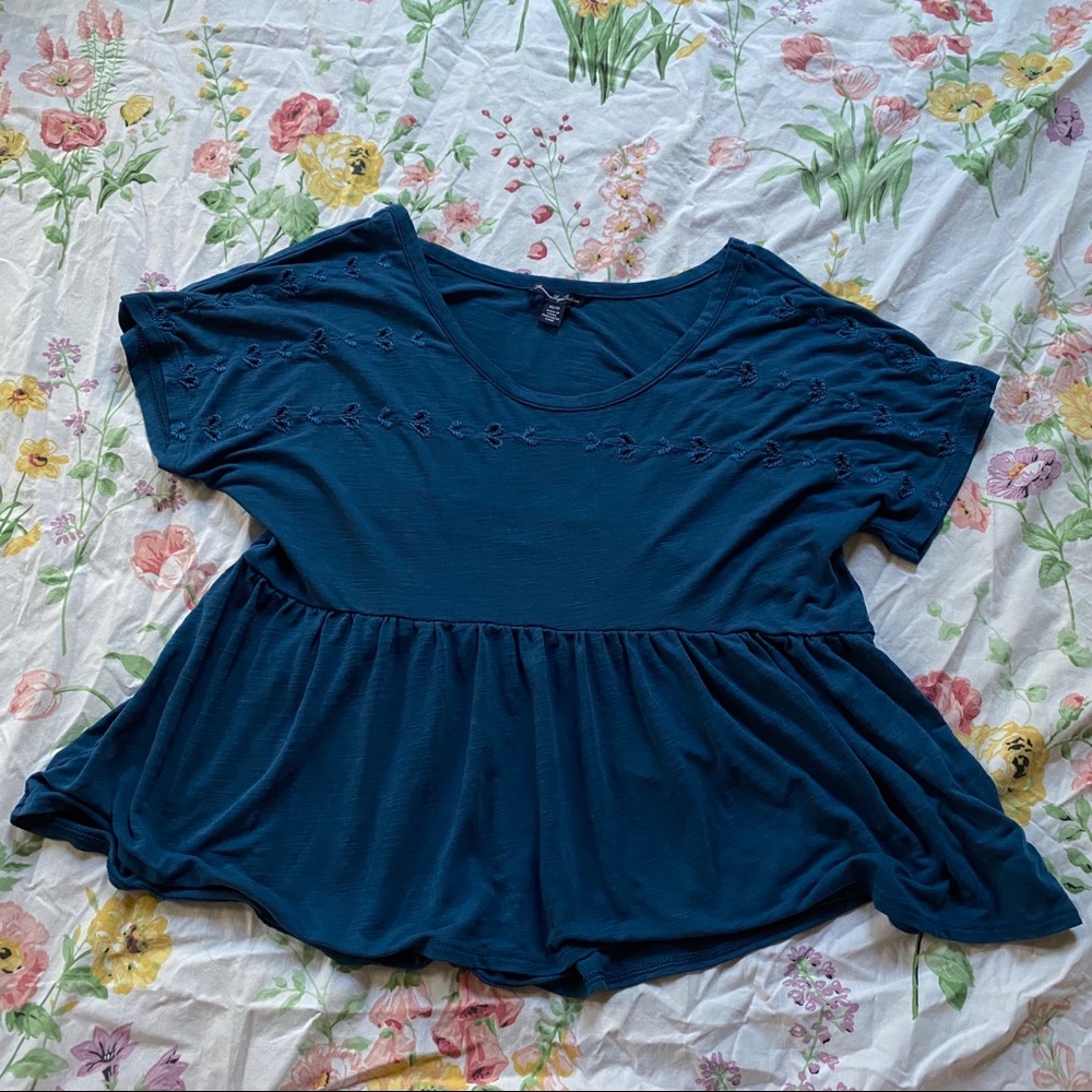Adorable American Eagle Outfitter Flow Special Top